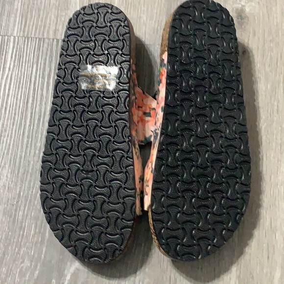 Floral women’s slides size 9/10, new never worn - Picture 2 of 2
